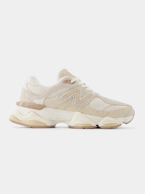 New in box New Balance 9060 ‘Bisque Sea Salt’ Sneakers